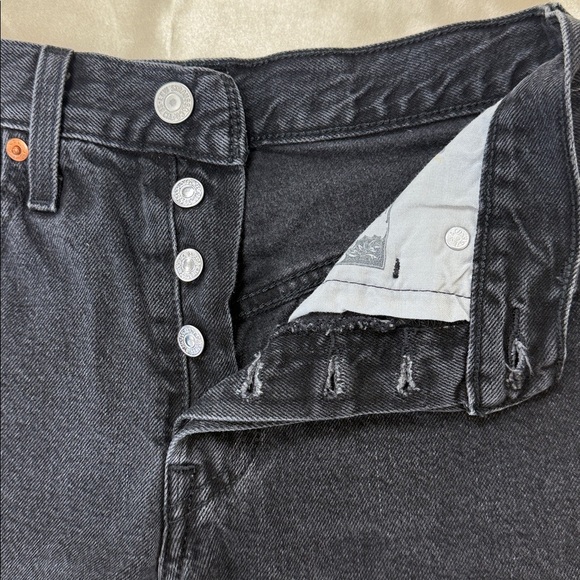 Levi's 501 Black Button Up Frayed Hem Jean Shorts Women's 24 - Picture 9 of 11